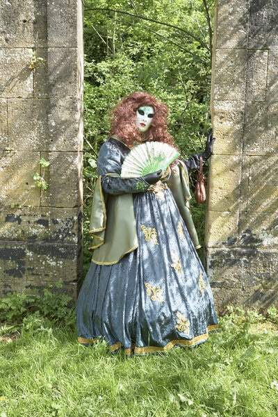 La dame rousse à l'éventail - Carnaval de Longwy