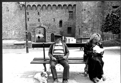 Un couple improbable dans les remparts