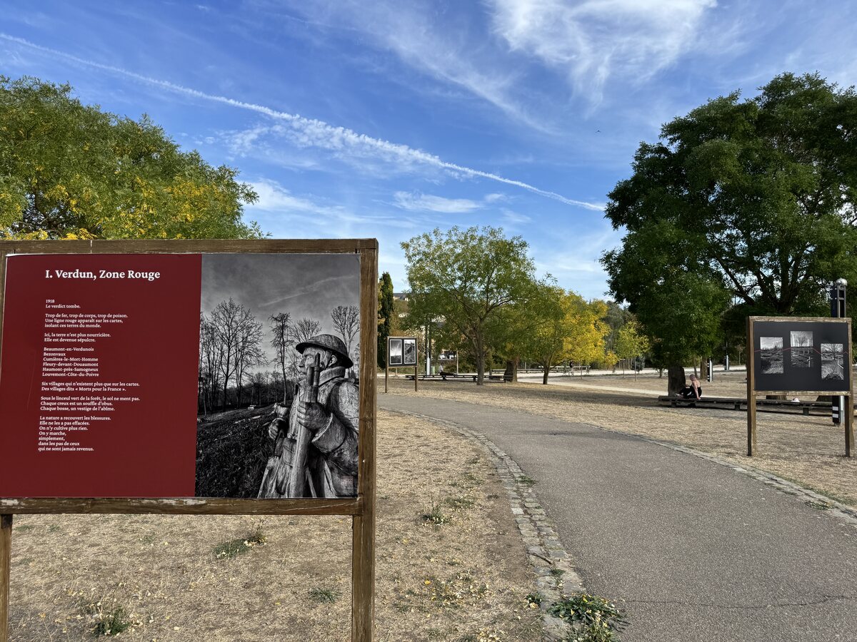 Vernissage de Zone Rouge au jardin Jean-Marie Pelt à Metz