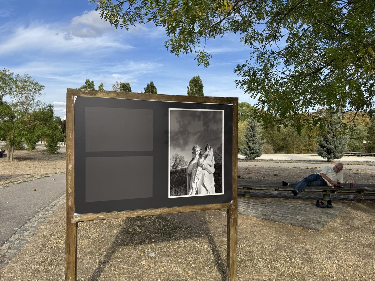Visiteurs de l'exposition Zone Rouge à Metz Photo