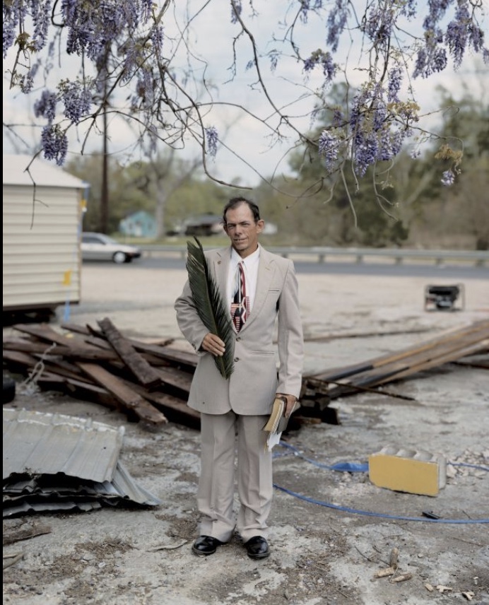 Alec Soth - Homme en costume du dimanche